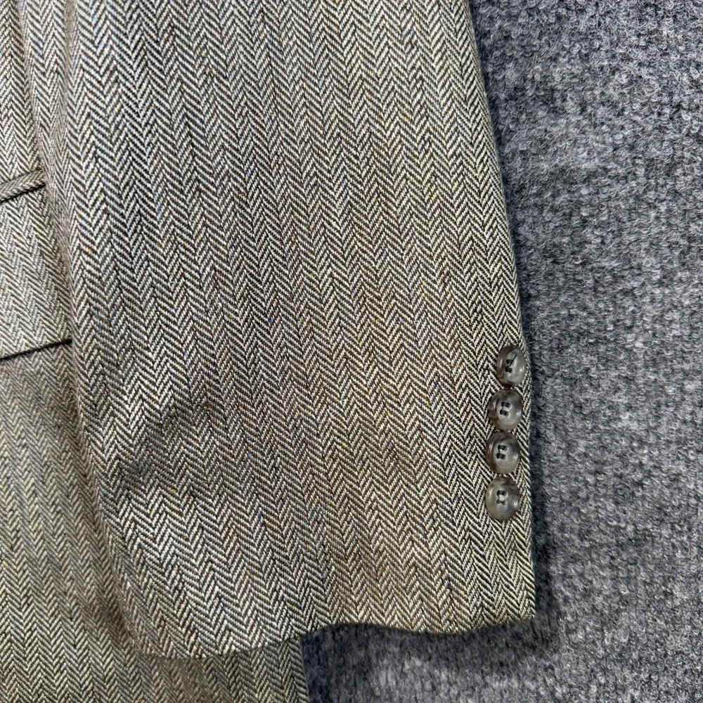 Jos. A. Bank Herringbone Sport Coat Mens 42R Tan 100% Silk Blazer 2-Button